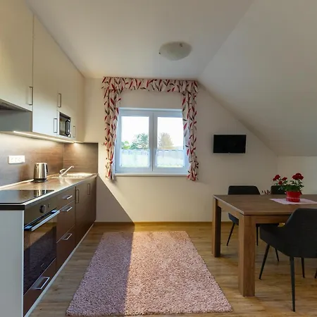 Apartmany Kohoutek A Slepicka V Novohradskych Horach Nove Hrady  Exterior photo