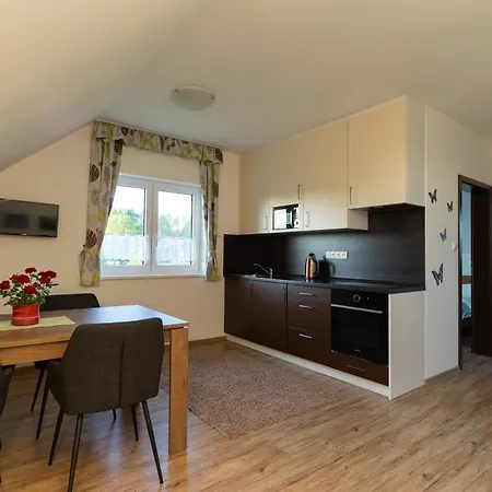 Apartmany Kohoutek A Slepicka V Novohradskych Horach Nove Hrady  Exterior photo