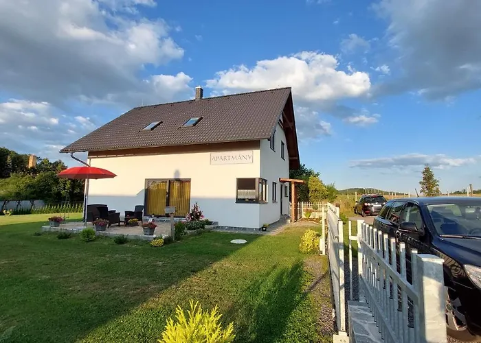 Apartmany Kohoutek A Slepicka V Novohradskych Horach