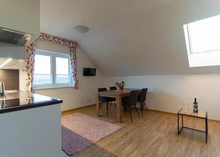 Apartmany Kohoutek A Slepicka V Novohradskych Horach