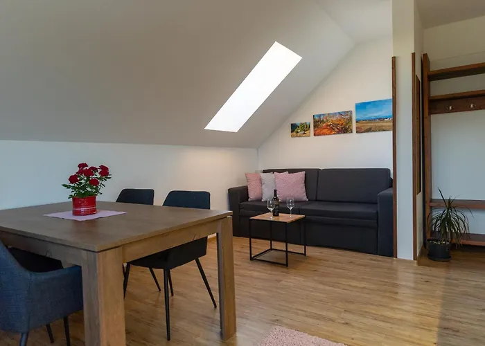 Apartmany Kohoutek A Slepicka V Novohradskych Horach