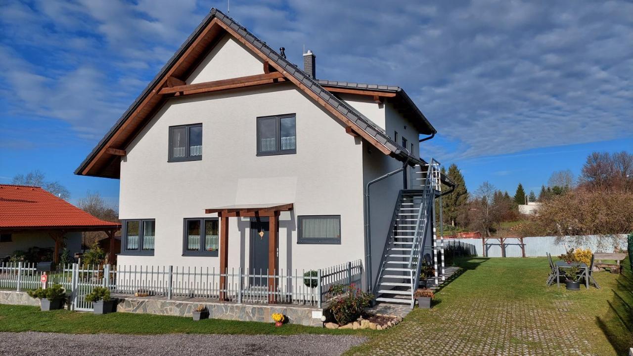 Kohoutek A Slepicka V Novohradskych Horach Nove Hrady (Ceske Budejovice)
