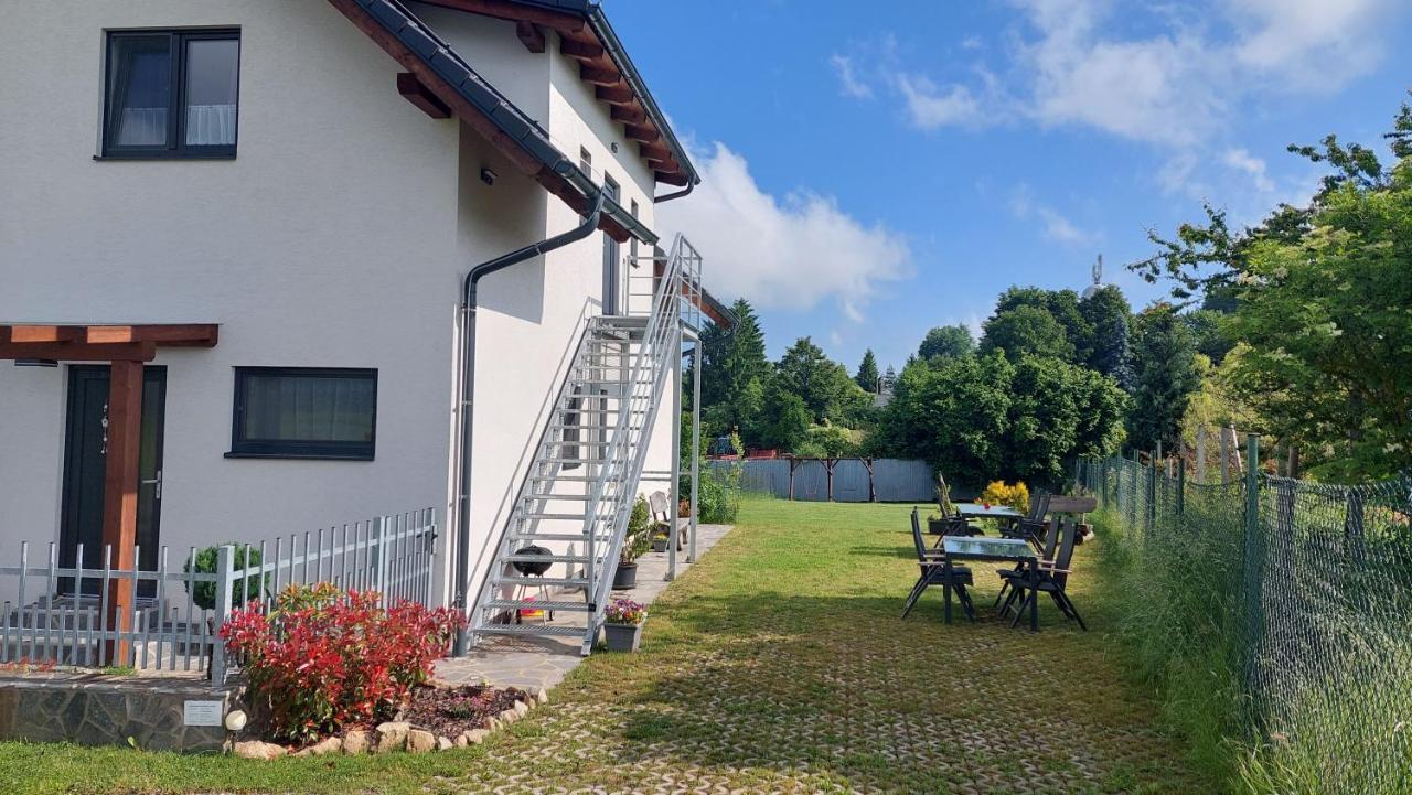 Kohoutek A Slepicka V Novohradskych Horach * Nove Hrady (Ceske Budejovice)