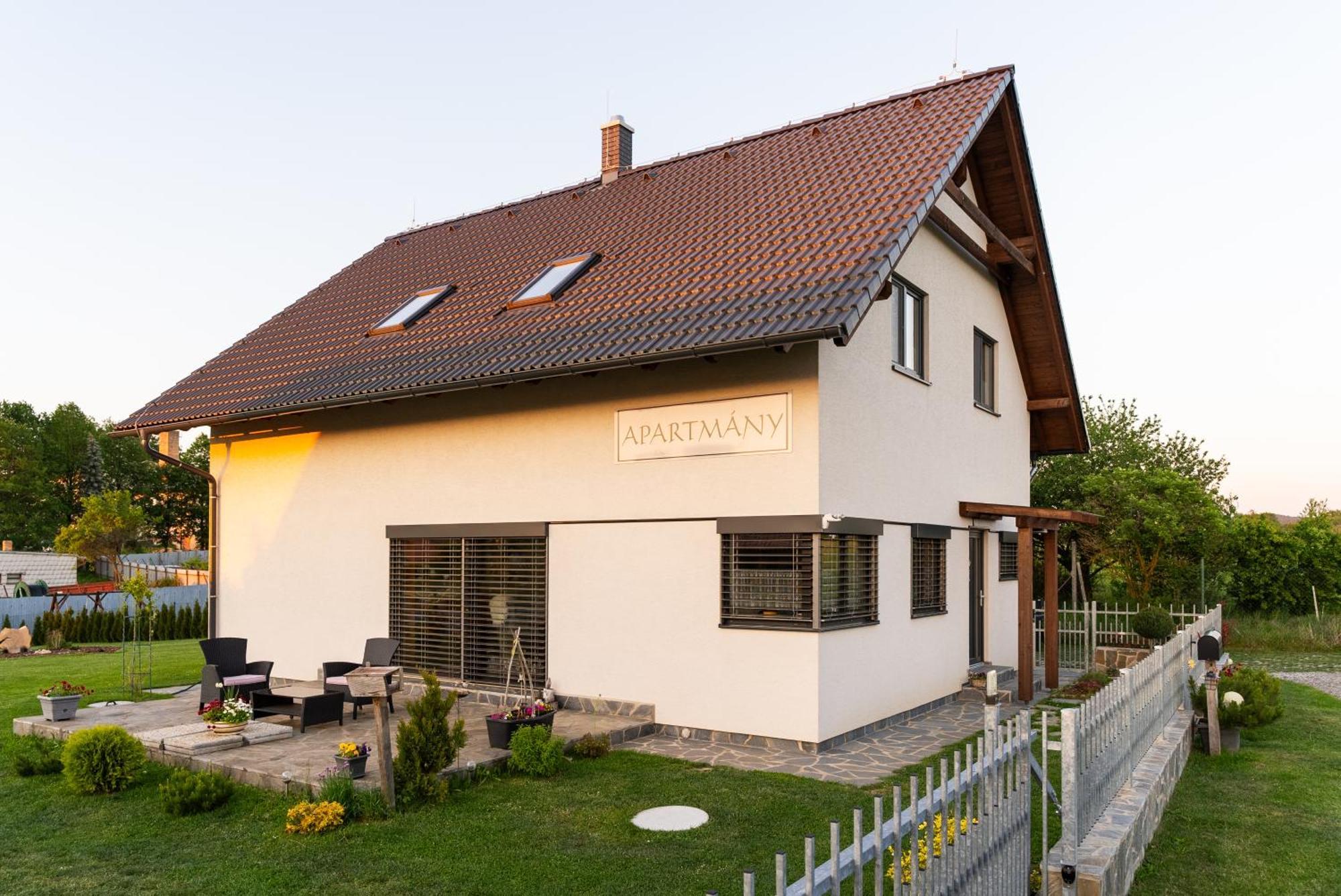 Kohoutek A Slepicka V Novohradskych Horach * Nove Hrady (Ceske Budejovice)